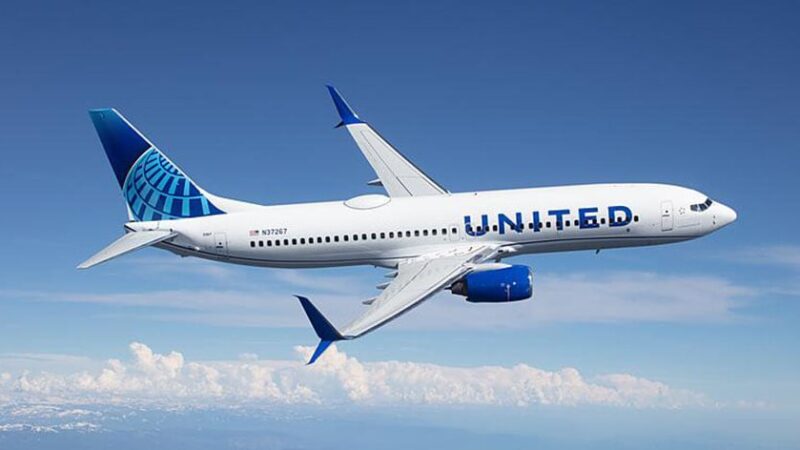 United Airlines places largest-ever order for 100 B787 Dreamliners and 737 Max