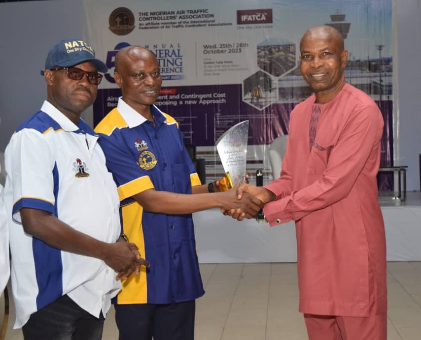 Arik Air receives Meritorious Service Award courtesy of NATCA