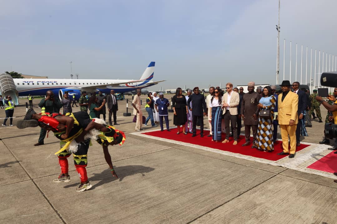 Air Peace earns royal approval, becomes airline of choice for Prince Harry and Meghan’s visit to Lagos