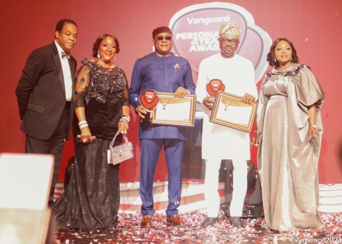 Air Peace Chairman Allen Onyema receives Vanguard’s Personality of the Year Award