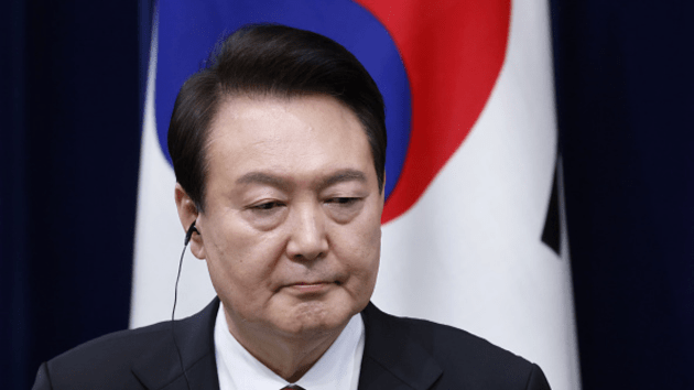 South Korea: Court Issues Arrest Warrant for Suspended President Yoon Suk Yeol Over Martial Law Attempt