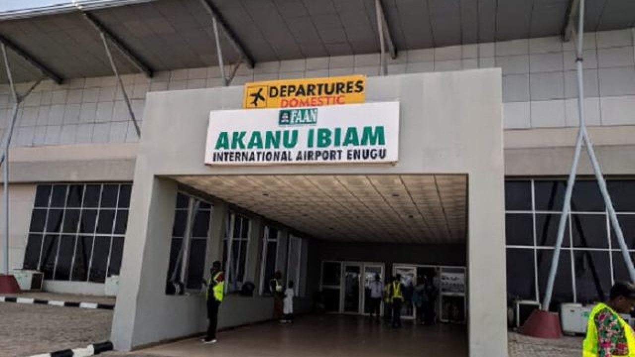 FAAN Responds Swiftly as Aircraft Suffers Nose-Landing Gear Failure at Enugu Airport