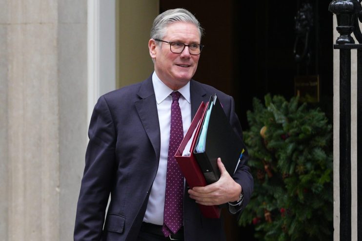 Starmer Announces Resignation as Labour Leader, Sets Stage for Contest to Choose New UK Prime Minister