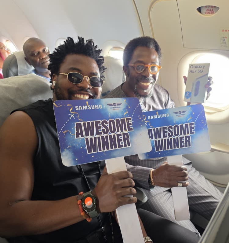 United Nigeria Airlines, Samsung Delight Travellers With New Galaxy Phones in ‘Awesome Row’ Campaign