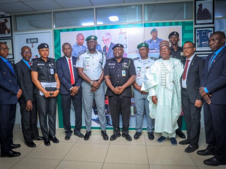 Customs, Police Deepen Partnership on Strategic Communication, Information Sharing