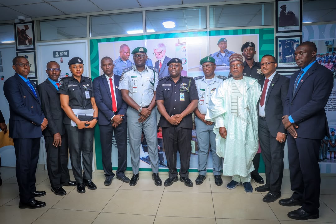 Customs, Police Deepen Partnership on Strategic Communication, Information Sharing